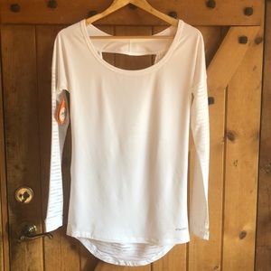 Handful Peek-A-Breeze Long Sleeve Shirt, W’s Small